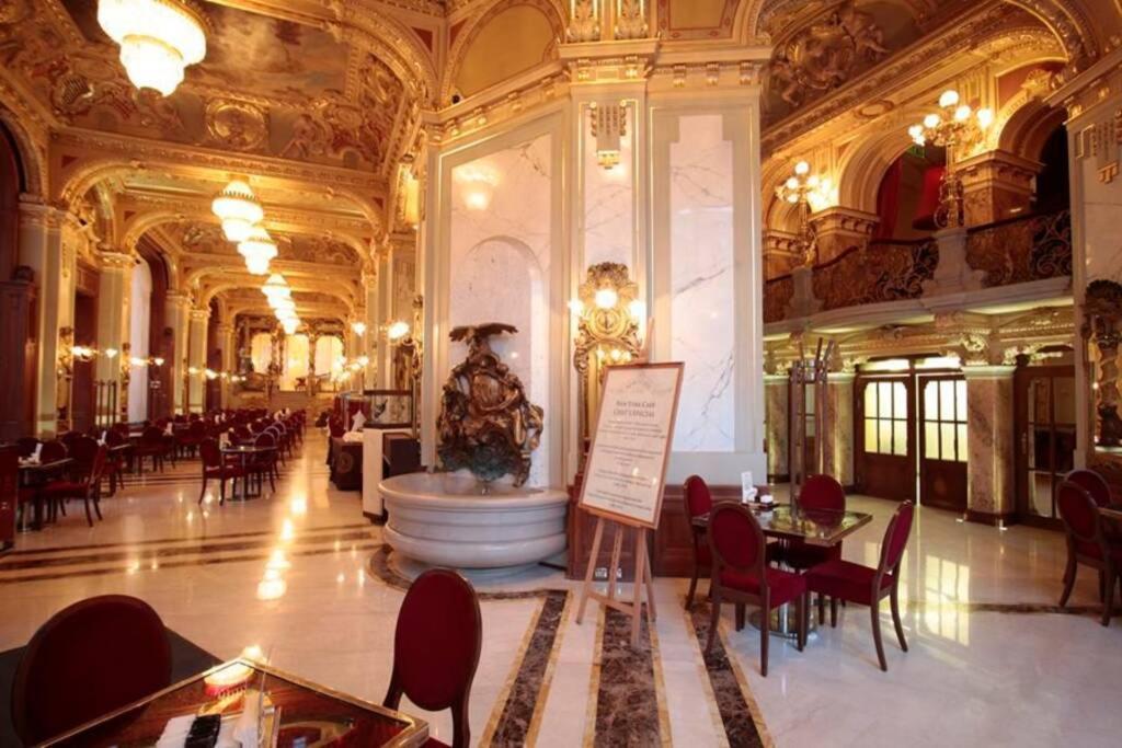 Contemporary Hidden Gem Art-Deco Residence Budapest Bagian luar foto
